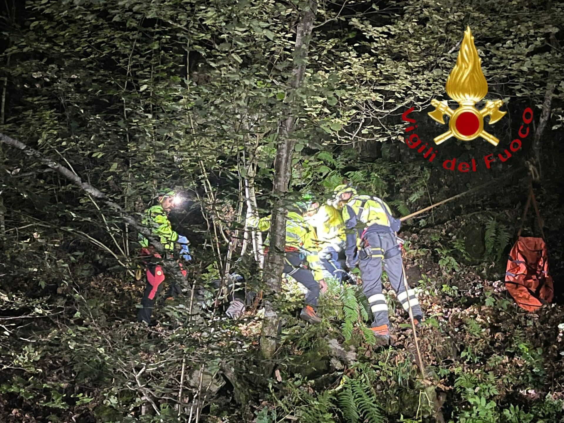 Garzeno Va A Cercare Funghi Ma Non Torna A Casa Trovato Morto In Un