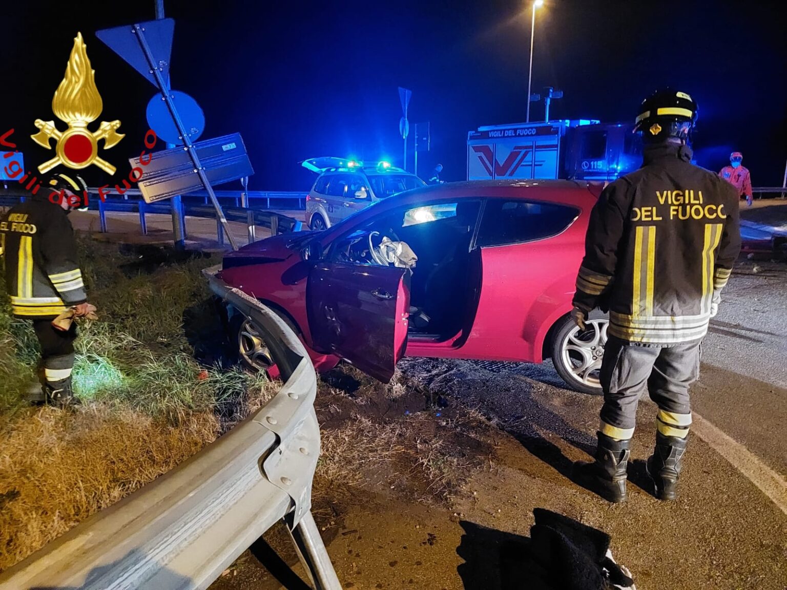 Incidente A Villa Guardia Ieri Sera Ragazza Incastrata Nell Auto