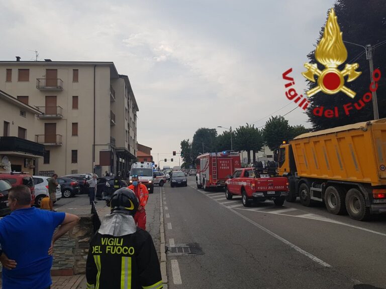 Incidente tra auto a Cantù in via Lombardia due feriti lievi ComoZero