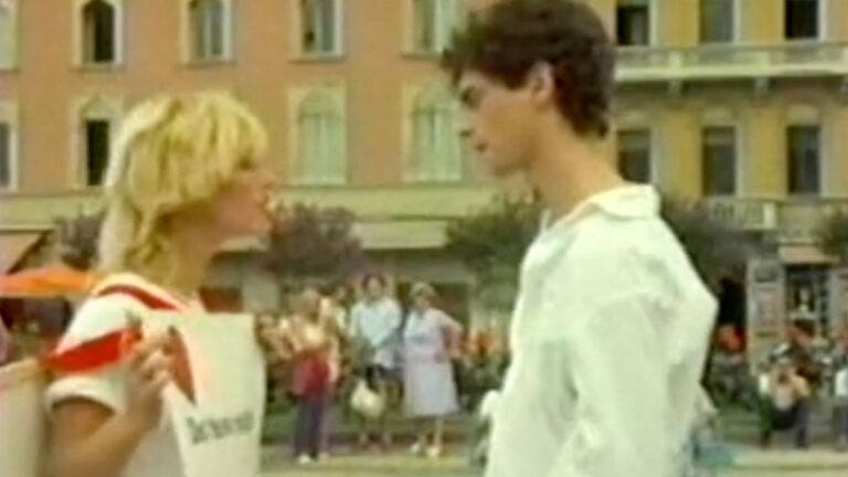 Film A Luci Rosse In Piazza Maggiore