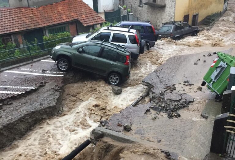 Alluvioni, come aiutare i comuni colpiti ecco la raccolta della Fondazione Comunità Comasca Alluvioni, come aiutare i comuni colpiti ecco la raccolta della Fondazione Comunità Comasca