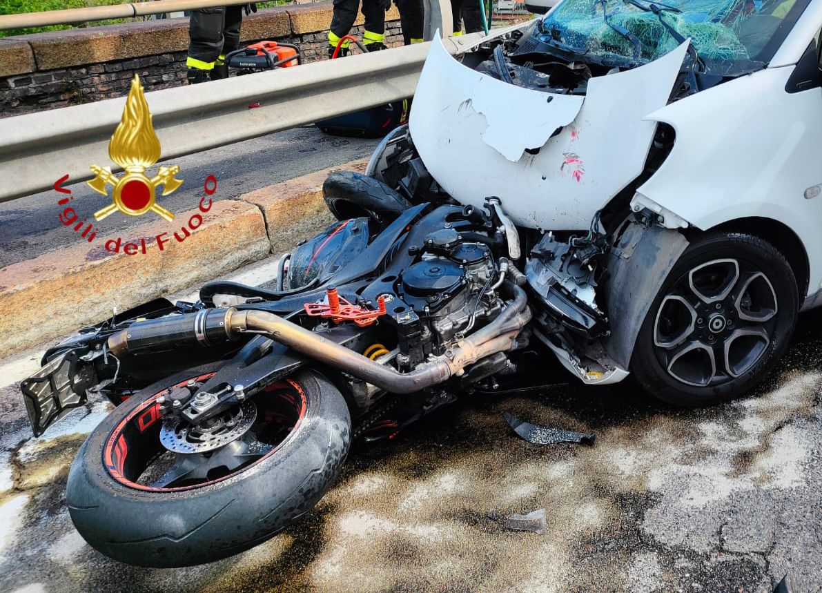 Como, Schianto In Napoleona: Morto Motociclista Di 37 Anni. Strada ...