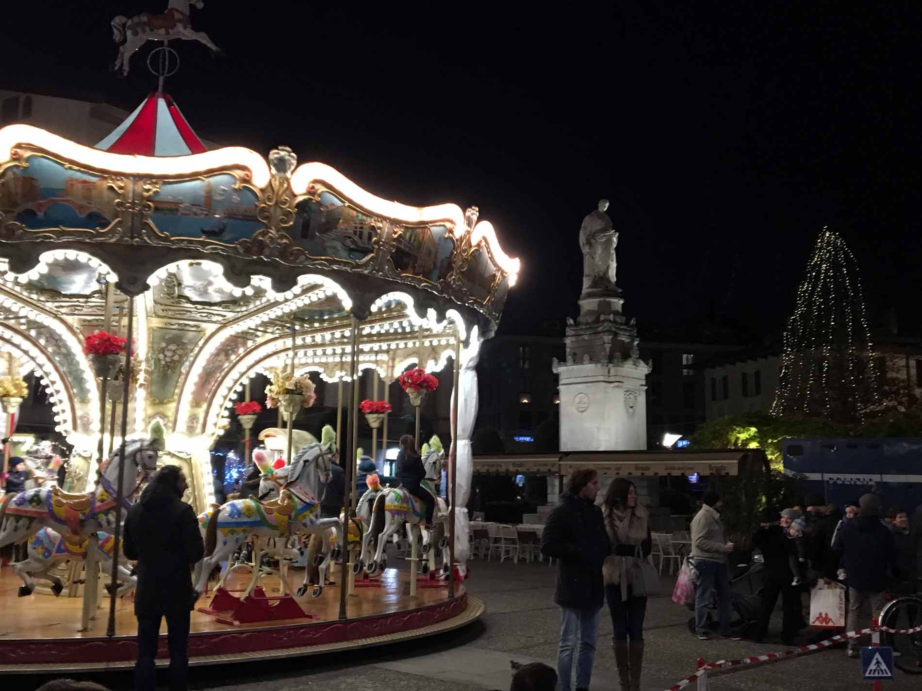 Natale A Como: Dopo Le Luci Artistiche, Il Mercatino E La Pista Del ...