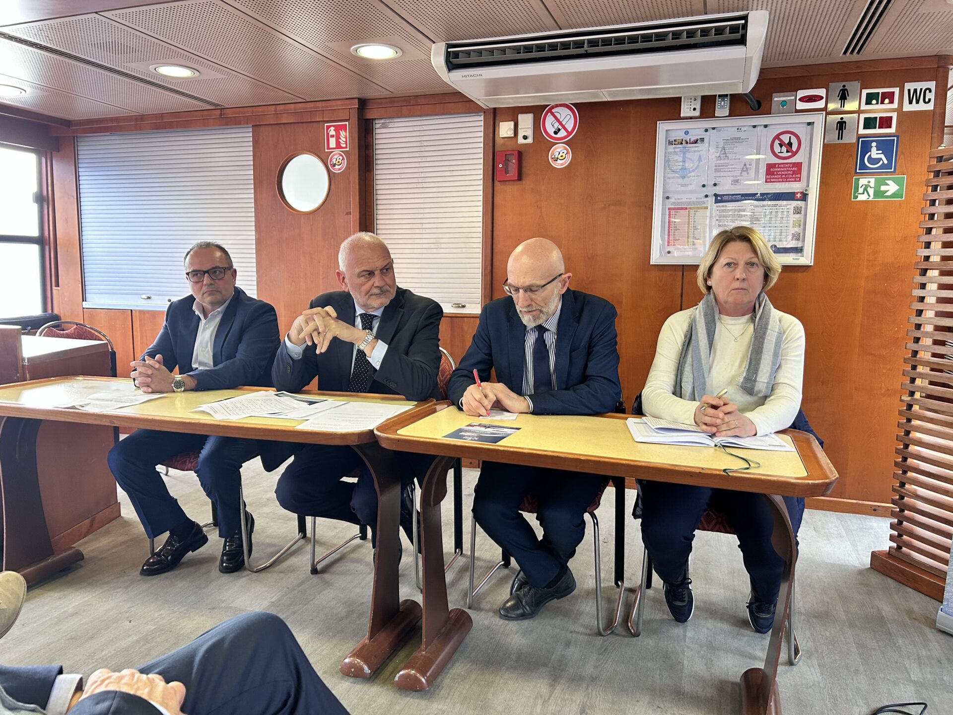 Valsolda incontro battello