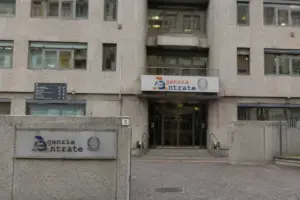 agenzia delle entrate divieto sportelli