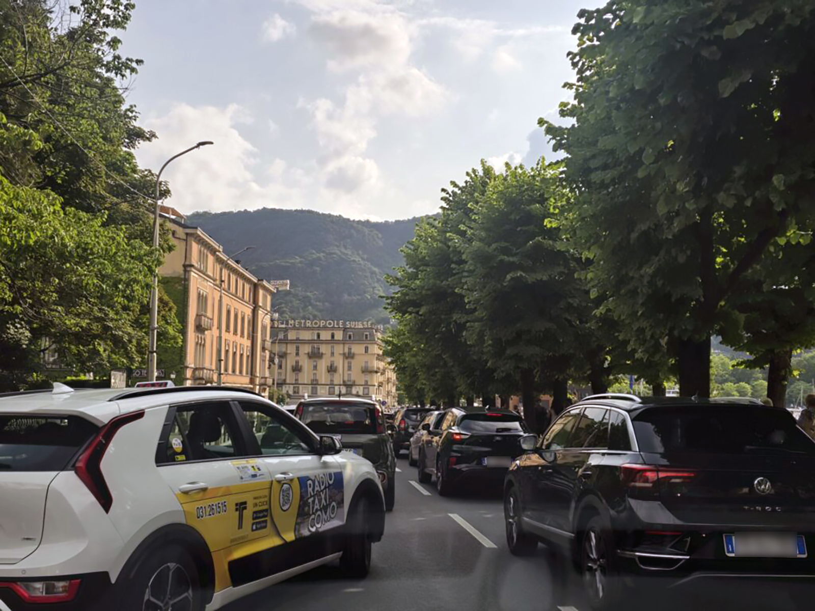 Cantieri stradali in corso a Como con limitazioni e deviazioni in Lungolago, Napoleona e Viale Rosselli