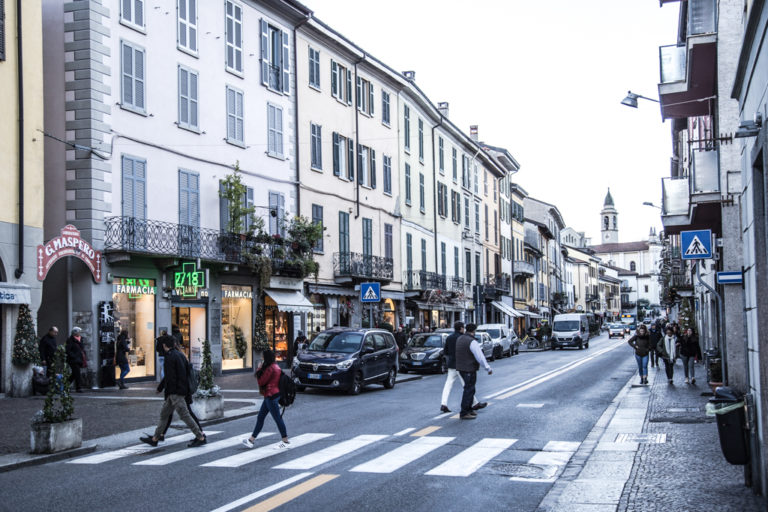 Via Milano chiusa nei weekend e nei festivi, il PD: "I bus navetta