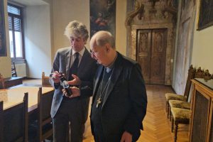 02_Vescovo_Questore_Olio_Capaci