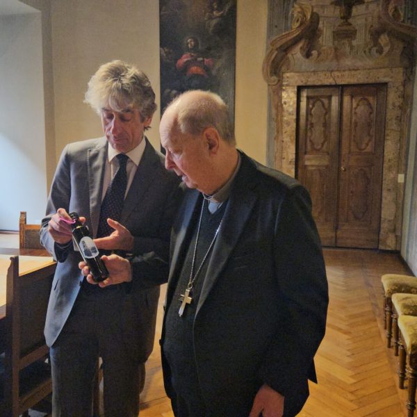 02_Vescovo_Questore_Olio_Capaci