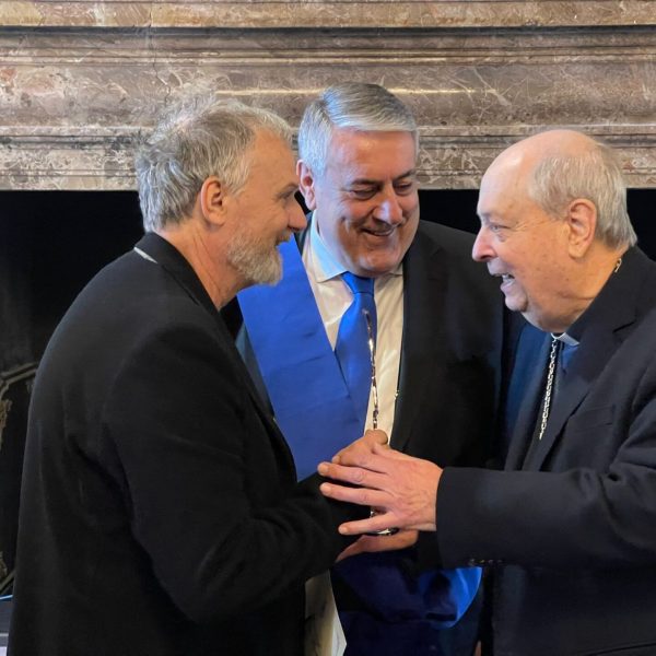 09dfb5a2-b84c-41d6-b6f7-4030e37a261a