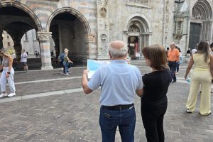 Turisti piazza Duomo