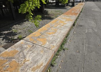 panchine piazza volta