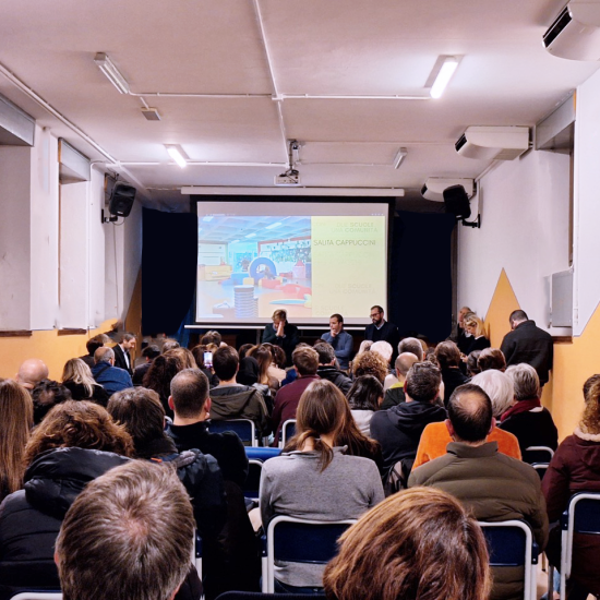 251107_12_Assemblea-circa 120 presenti