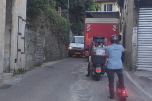 Camion-Incastrato-Blevio-Lariana-Semaforo-1