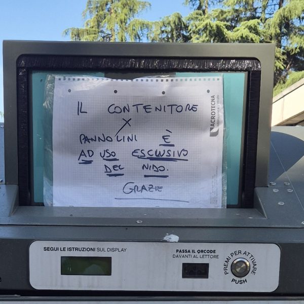 Cassonetto-Smaltimento-Pannolini-Zezio-1