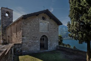 Chiesa di San Giorgio a Mandello del Lario - foto Maurizio Moro via Wikimedia Commons