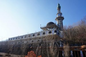 Consonno - il minareto-galleria dei negozi
