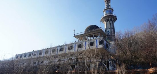 Consonno - il minareto-galleria dei negozi