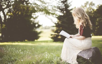 Donna-Che-Legge-Libro