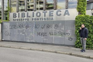 Erba_Scritte_Anarchici_Zoffili