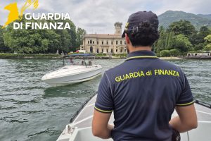 Finanza-Motoscafo-Lago