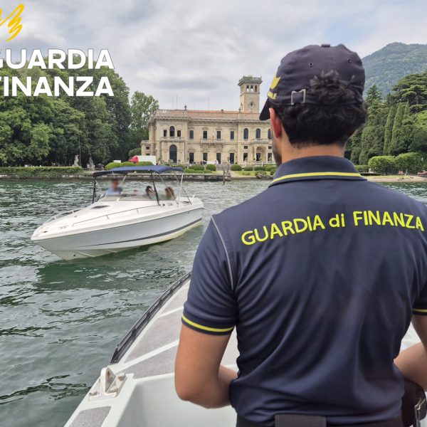 Finanza-Motoscafo-Lago