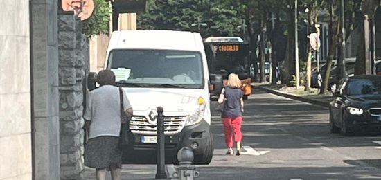 Furgone-Consegne-Viale-Varese (3) copia