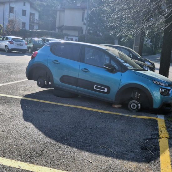 Furto-Pneumatici-Canzo