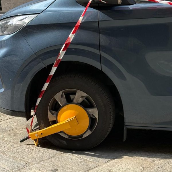 Ganasce-Polizia-Locale-Divieti-Sosta-Centro-Storico-1