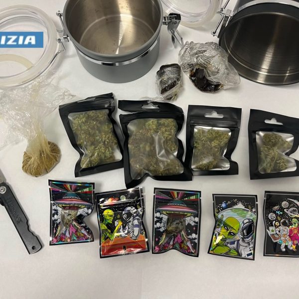 Hashish-Villa-Guardia-Questura-1