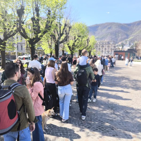 turisti lungolago