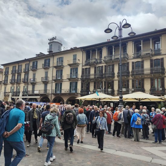 turisti piazza duomo