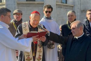 Il cardinal Cantoni alla benedizione dei mezzi agricoli