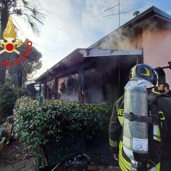 Incendio-Guanzate-Vigili-Del-Fuoco (2)