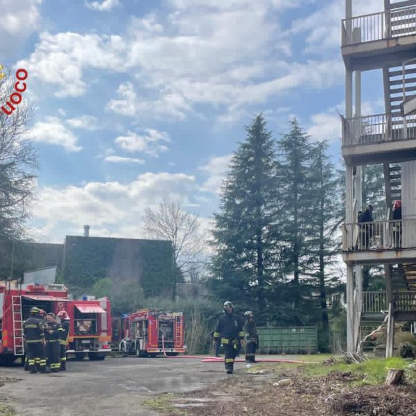 Incendio-Merone-Vigili-Fuoco-1