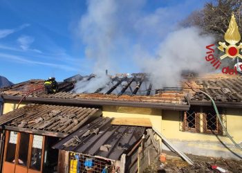 Incendio-Nesso-Vigili-Del-Fuoco (1)