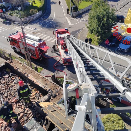 Incendio-Tetto-Bulgarograsso (1)