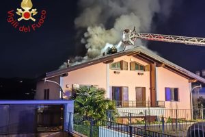 Incendio-Uggiate-Con-Ronago-Vigili-Fuoco