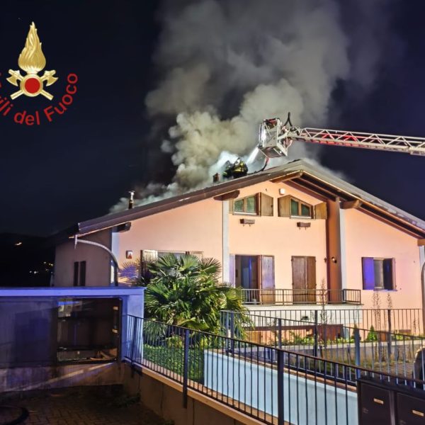 Incendio-Uggiate-Con-Ronago-Vigili-Fuoco