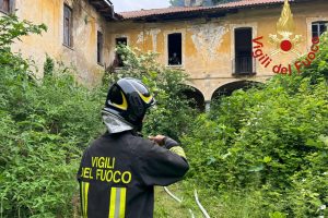 Incendio-Villa-Lucini-Beregazzo-con-Figliaro (1)