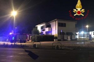 Incendio_novedrate_bar