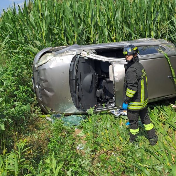 Incidente-Auto-Cucciago-Vigili-Fuoco