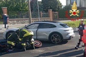 Incidente-Auto-Moto-Appiano-Gentile-Vigili-Fuoco
