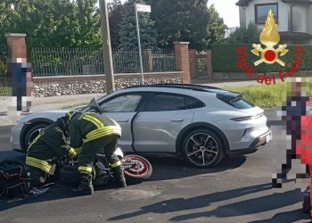 Incidente-Auto-Moto-Appiano-Gentile-Vigili-Fuoco