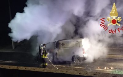 Incidente-Furgone-Bregnano-Vigili-Fuoco-2