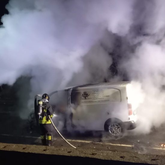 Incidente-Furgone-Bregnano-Vigili-Fuoco-2