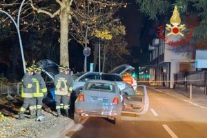 Incidente-Viale-Varese-Vigili-Fuoco (2)