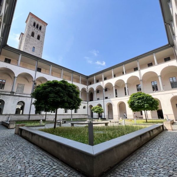 Insubria-Como-Chiostro-di-SantAbbondio-1536x1152