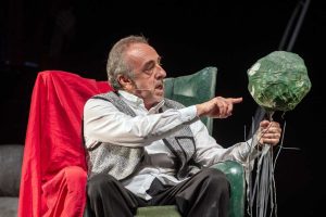 LA_VITA_DAVANTI_A_SE_SILVIO_ORLANDO_Teatro-Sociale-di-Como-Stagione-Notte-23-24-1-1536x864