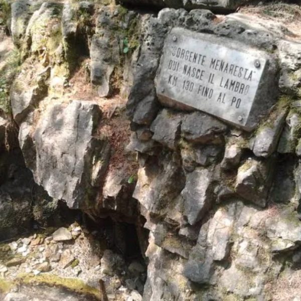 Lambro_sorgente Menaresta a Magreglio